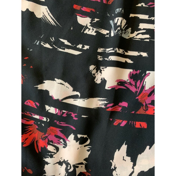 Halogen Floral‎ Lightweight V-Neck Professional Blouse Sleeveless Flattering - Picture 16 of 16